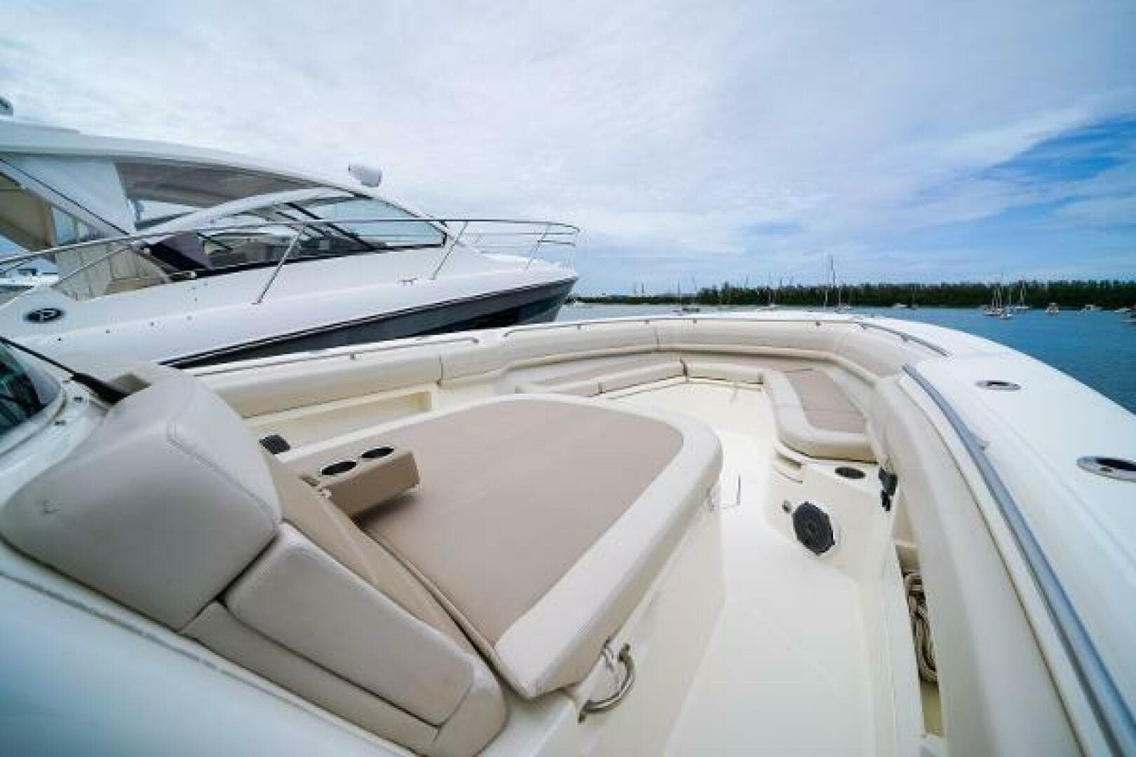 2018 Boston Whaler 380 Outrage — photo 7
