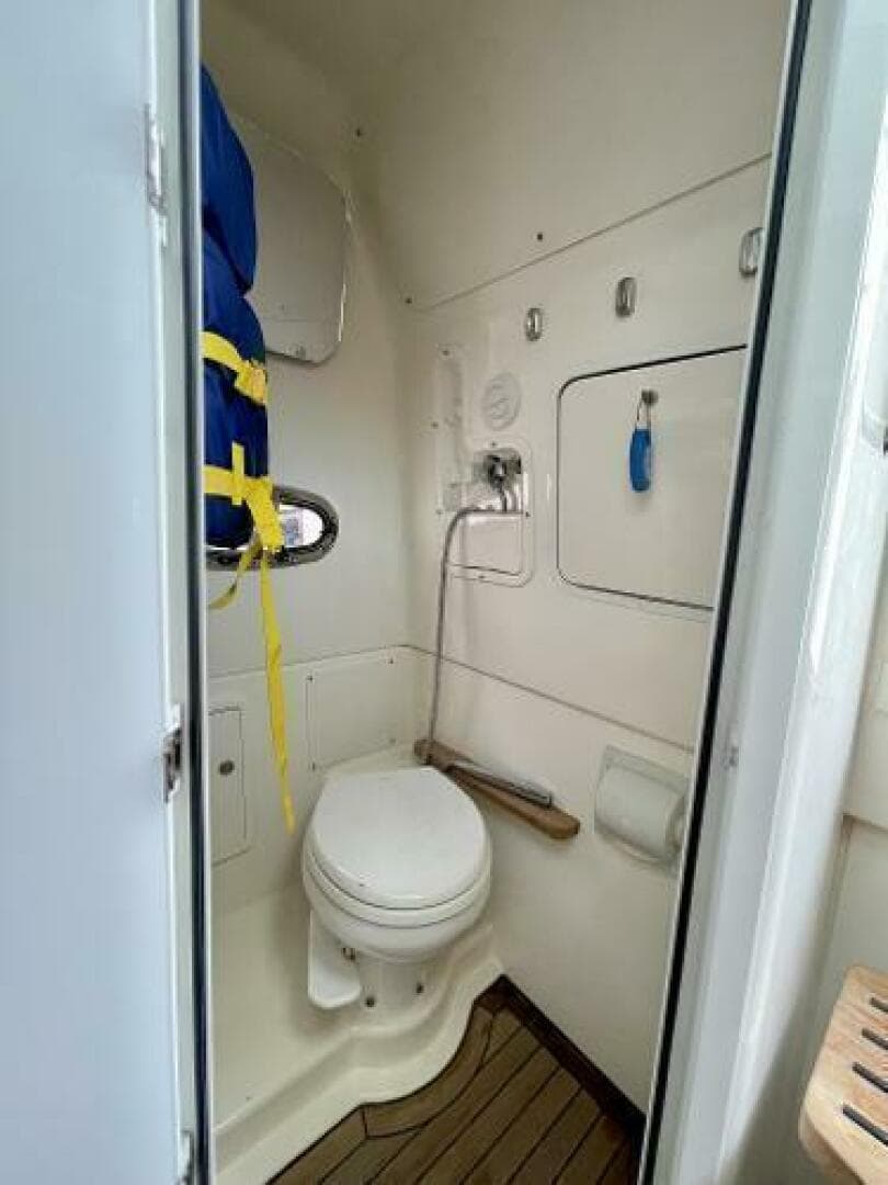 2018 Boston Whaler 380 Outrage — photo 39