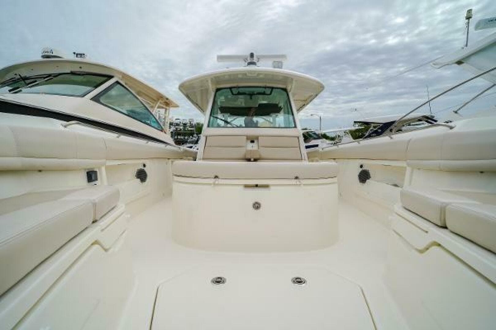 2018 Boston Whaler 380 Outrage — photo 8