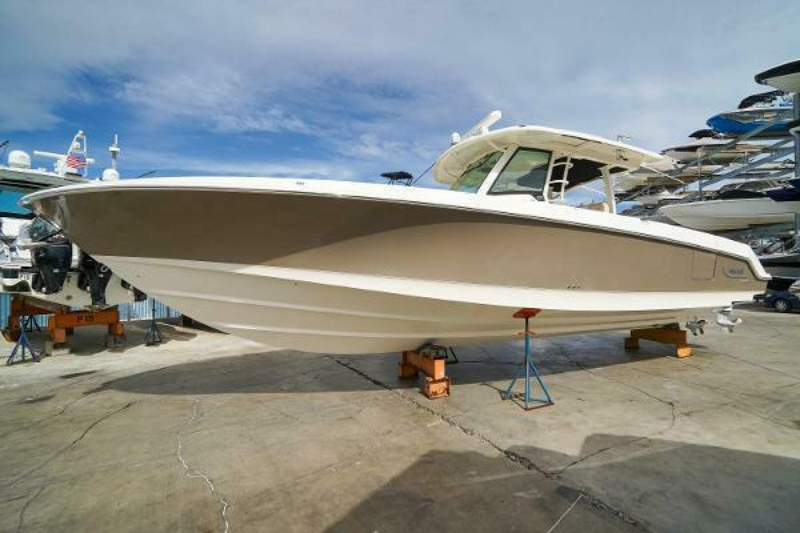 2018 Boston Whaler 380 Outrage — photo 5