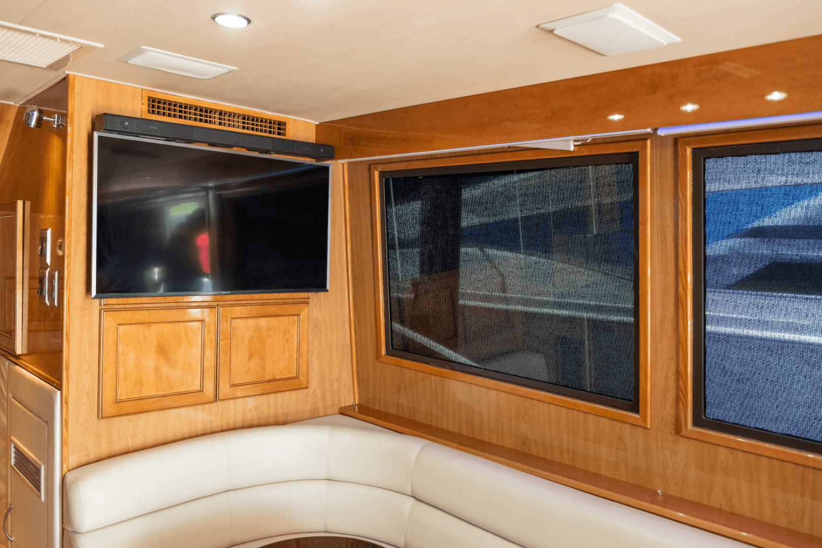 1996 Hatteras 54 Convertible — photo 59