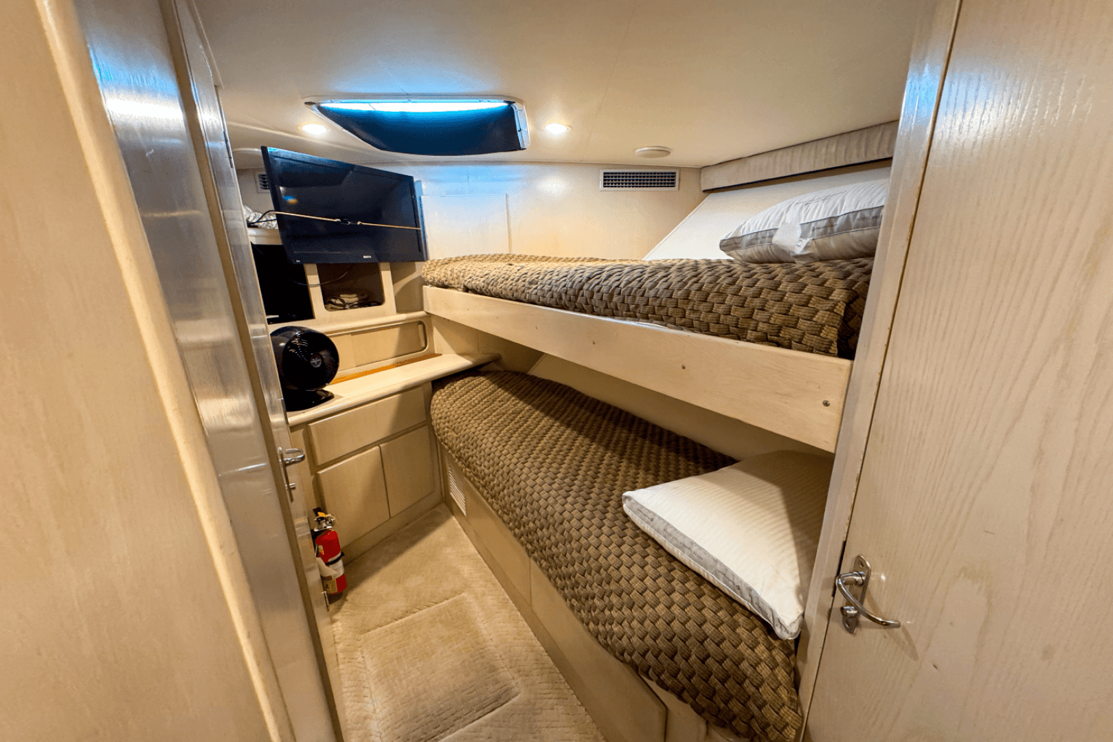 1996 Hatteras 54 Convertible — photo 74