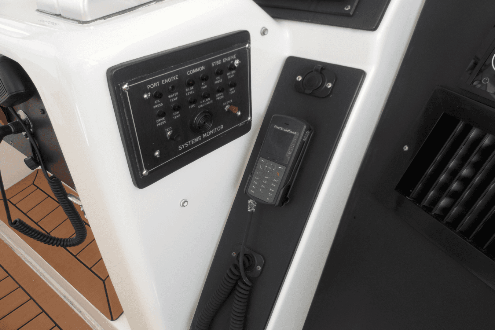 1996 Hatteras 54 Convertible — photo 95