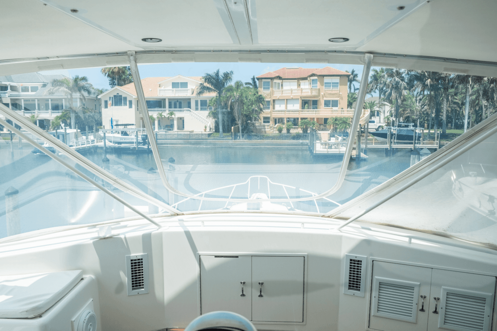 1996 Hatteras 54 Convertible — photo 49