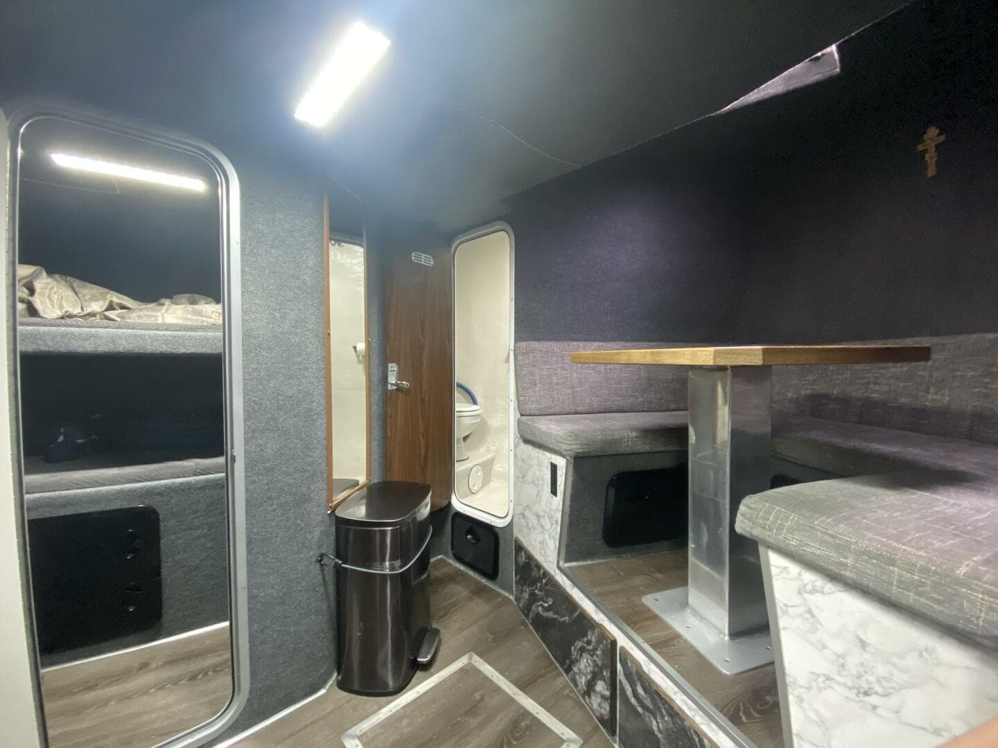 2022 Custom Freestyle 32 — photo 40