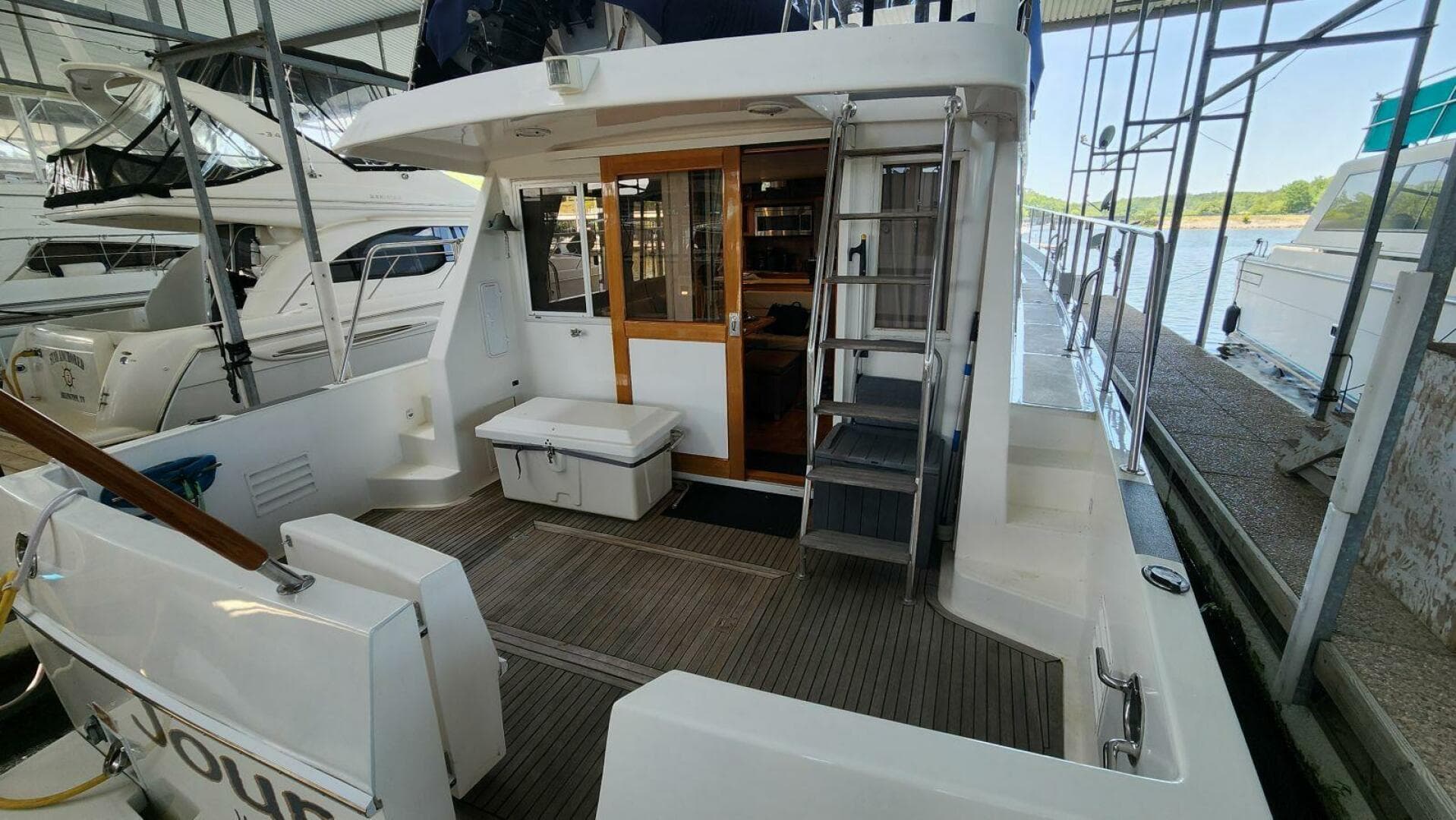 2000 Ocean Alexander 511 Classico — photo 7