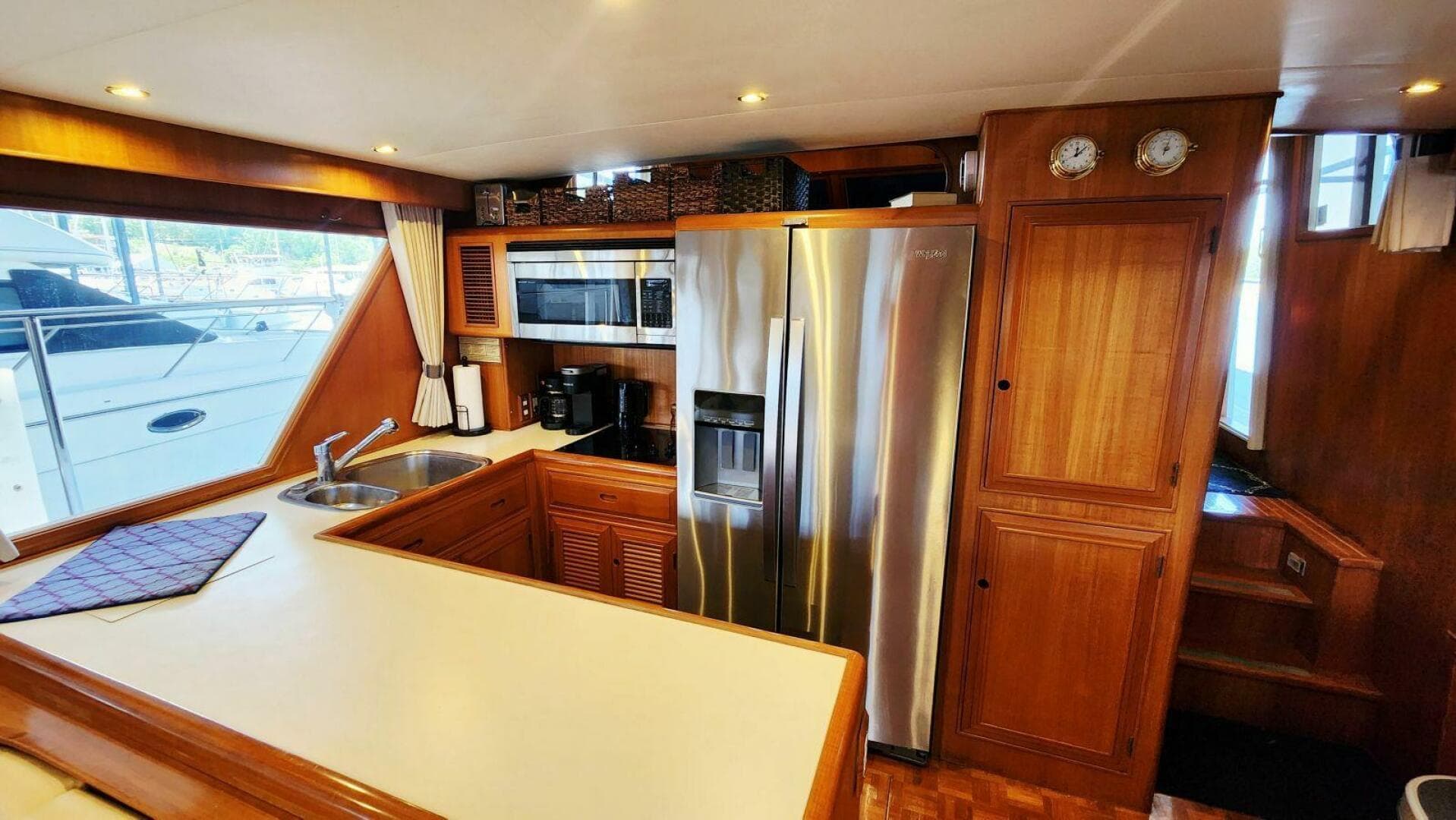 2000 Ocean Alexander 511 Classico — photo 15