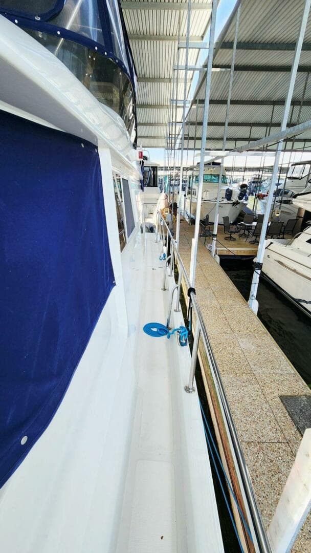 2000 Ocean Alexander 511 Classico — photo 60