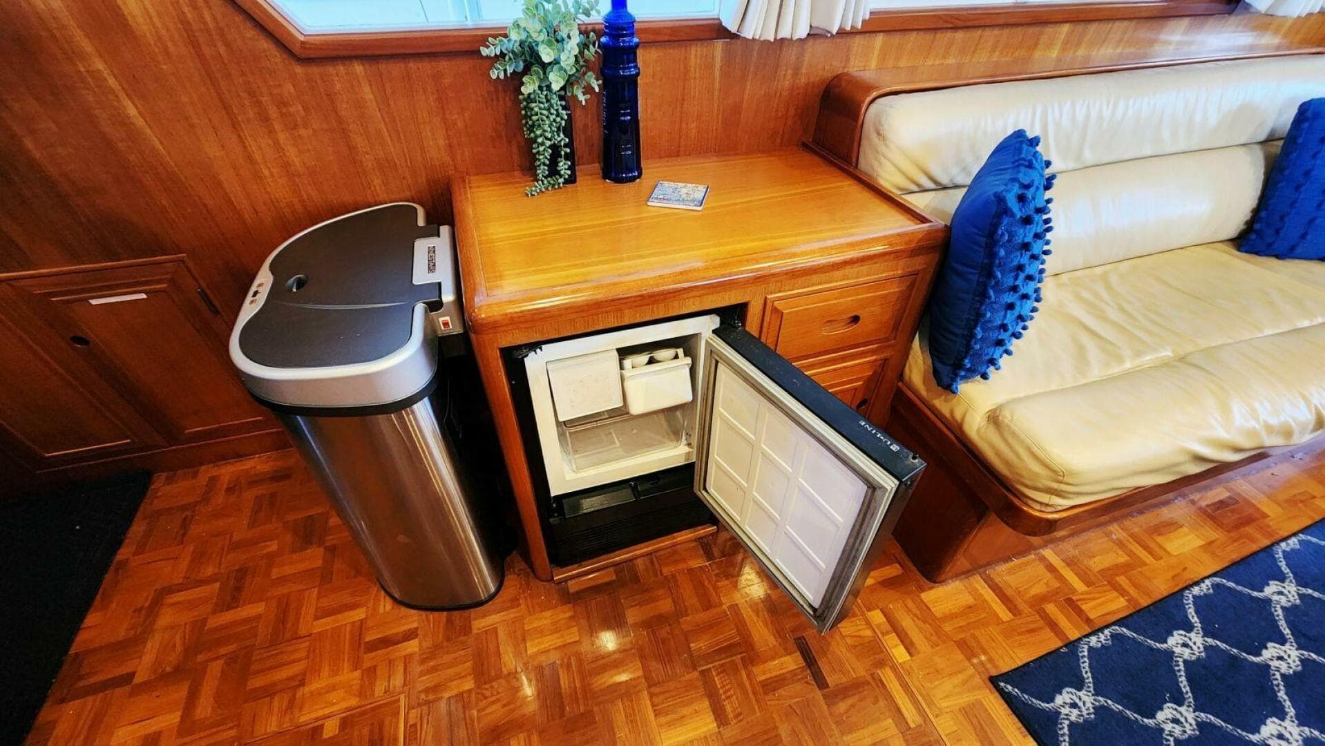 2000 Ocean Alexander 511 Classico — photo 21