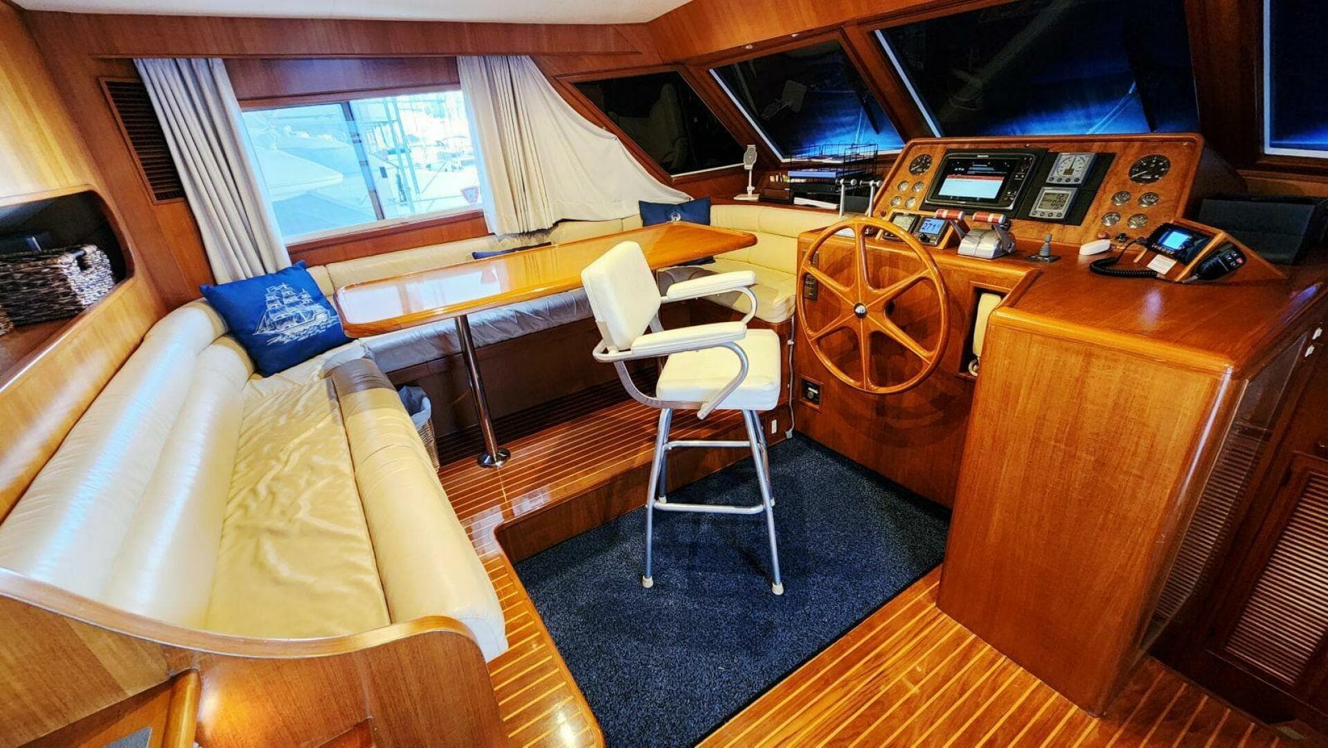 2000 Ocean Alexander 511 Classico — photo 24