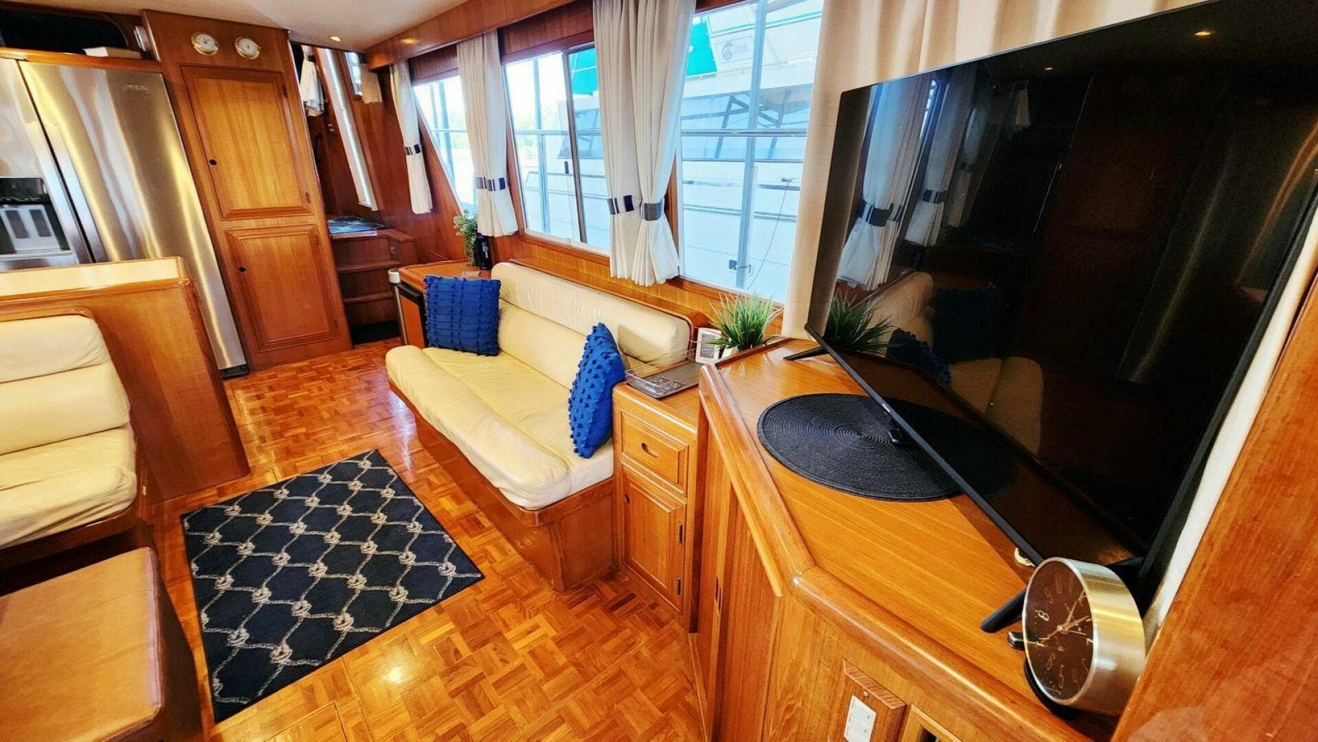 2000 Ocean Alexander 511 Classico — photo 11