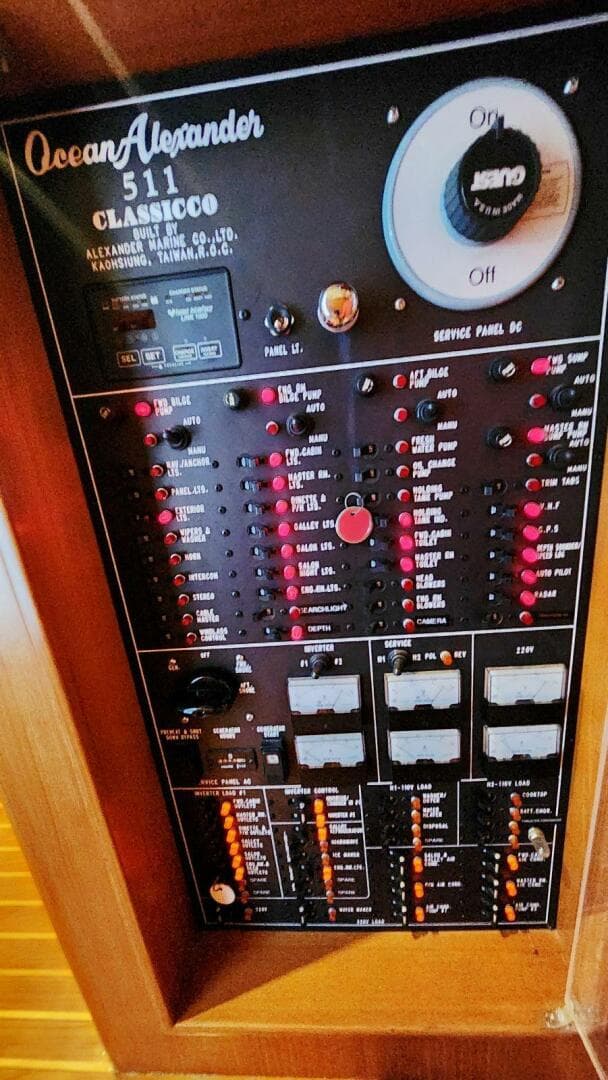 2000 Ocean Alexander 511 Classico — photo 36