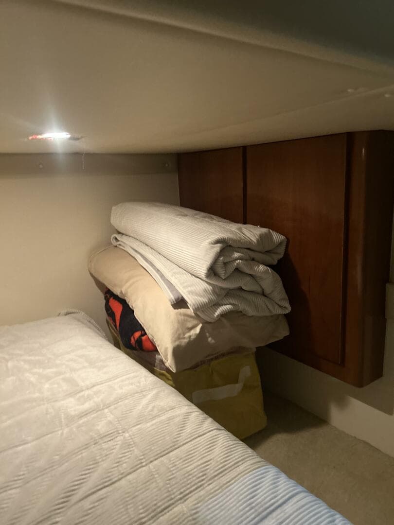 2003 Carver 466 — photo 65