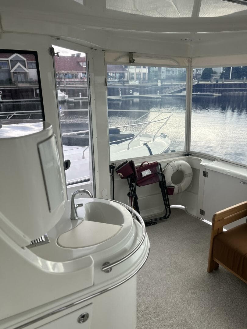 2003 Carver 466 — photo 16