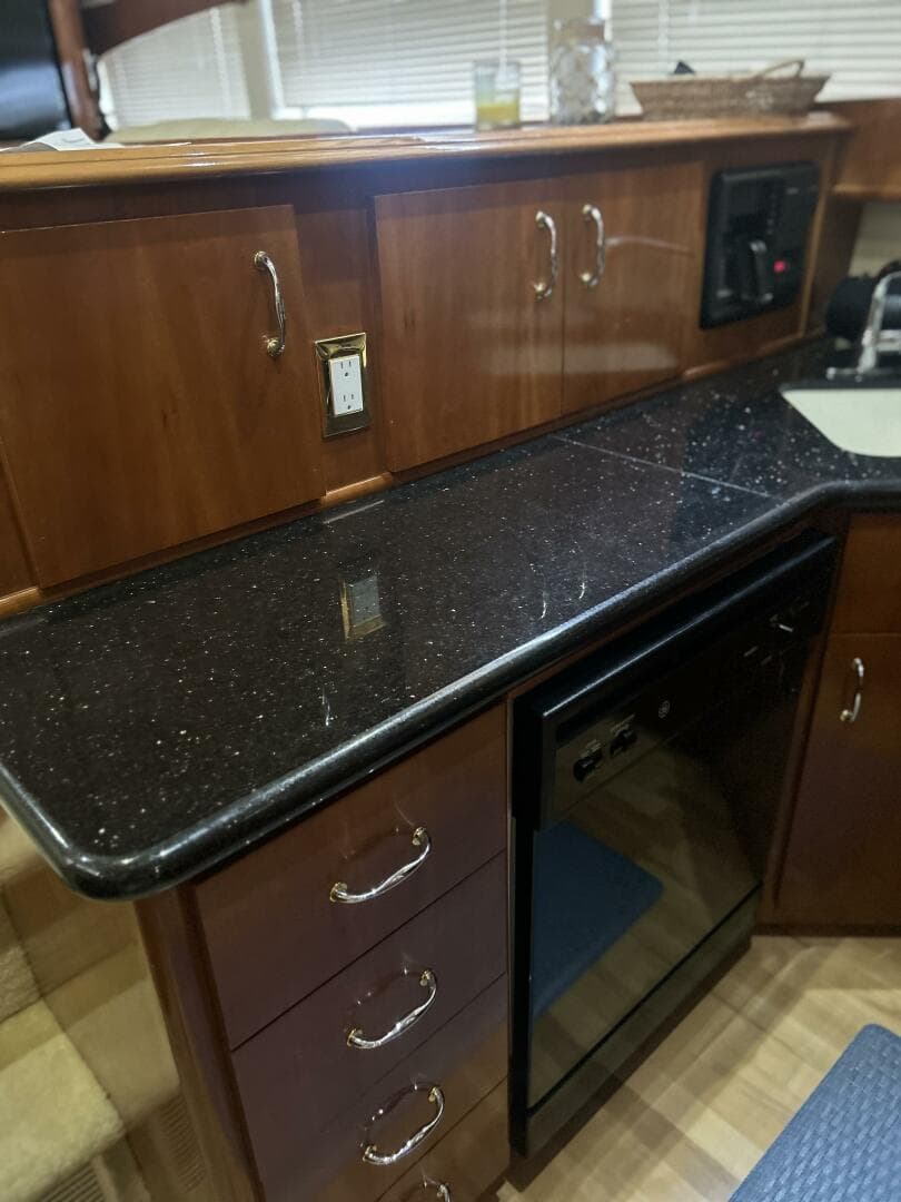 2003 Carver 466 — photo 44