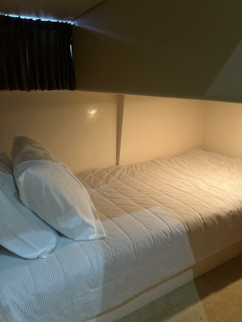 2003 Carver 466 — photo 63