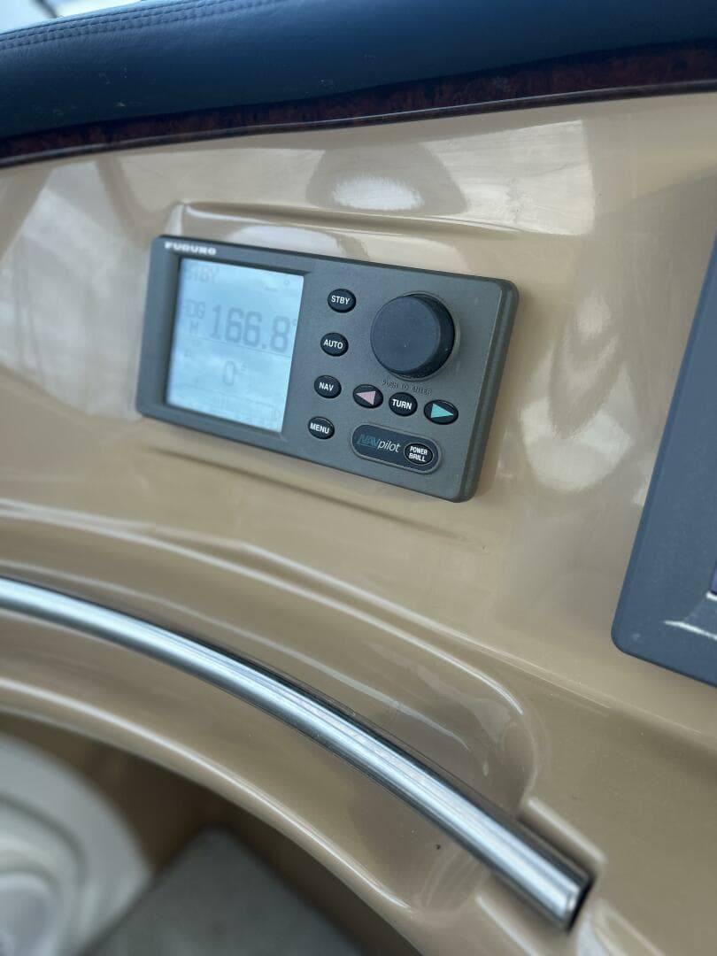 2003 Carver 466 — photo 31