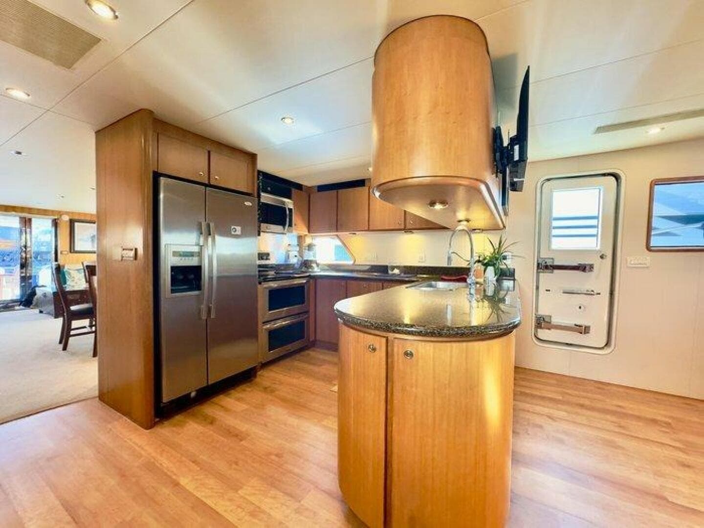 2004 Cheoy Lee 81 Sport Yacht — photo 5