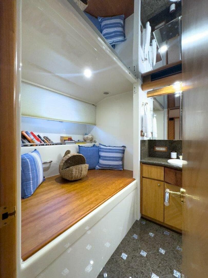 2004 Cheoy Lee 81 Sport Yacht — photo 29