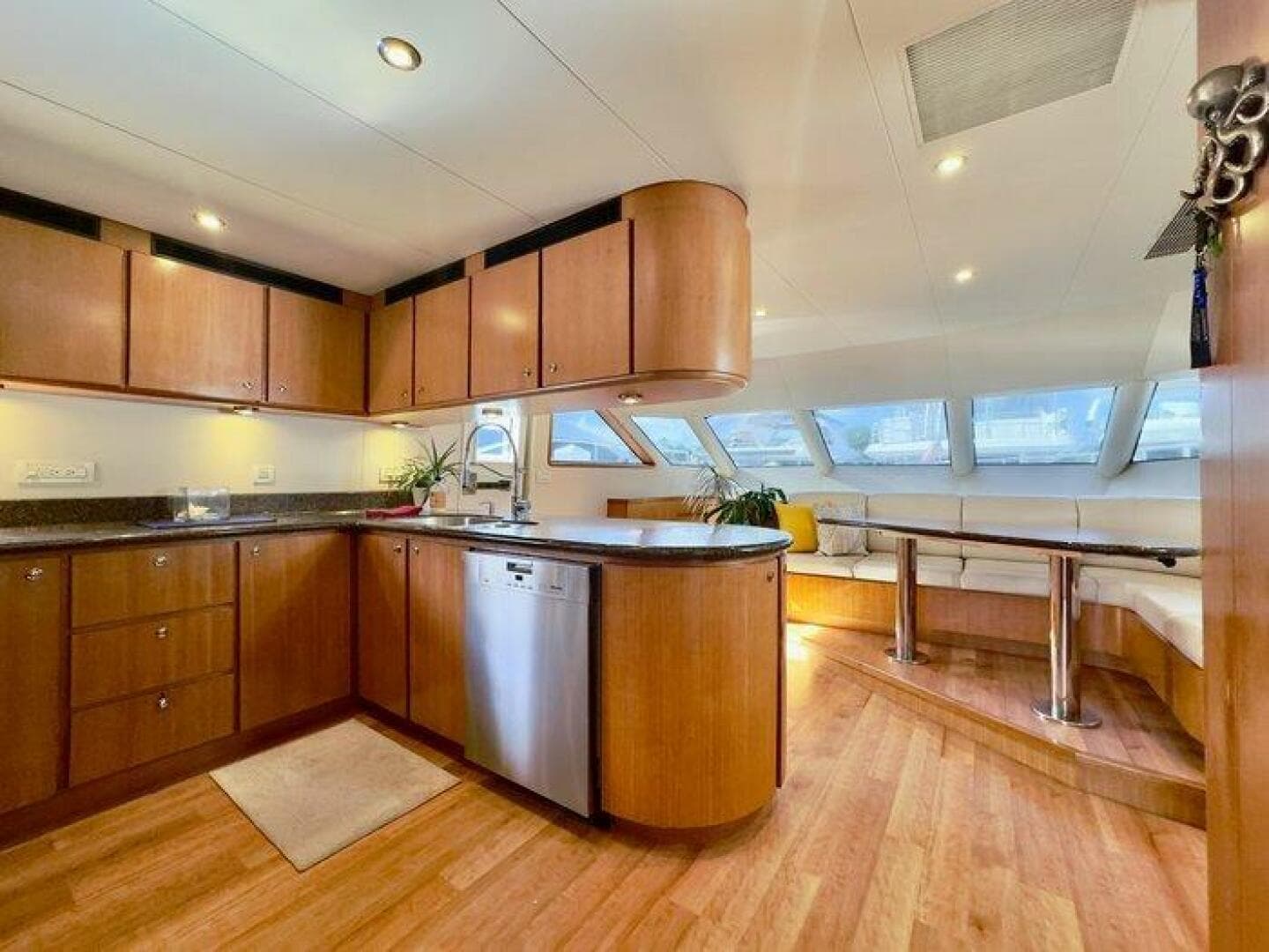 2004 Cheoy Lee 81 Sport Yacht — photo 4