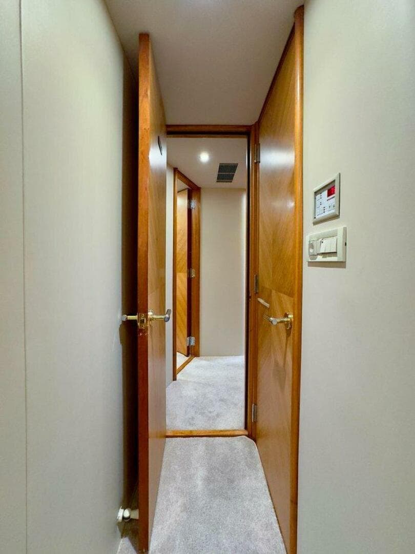 2004 Cheoy Lee 81 Sport Yacht — photo 30