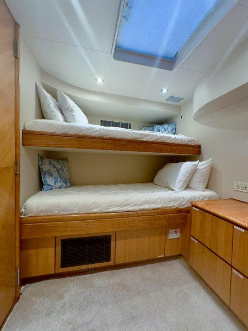 2004 Cheoy Lee 81 Sport Yacht — photo 37