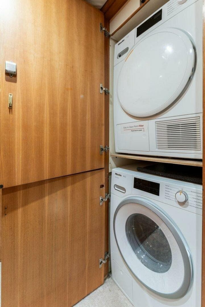 2004 Cheoy Lee 81 Sport Yacht — photo 24