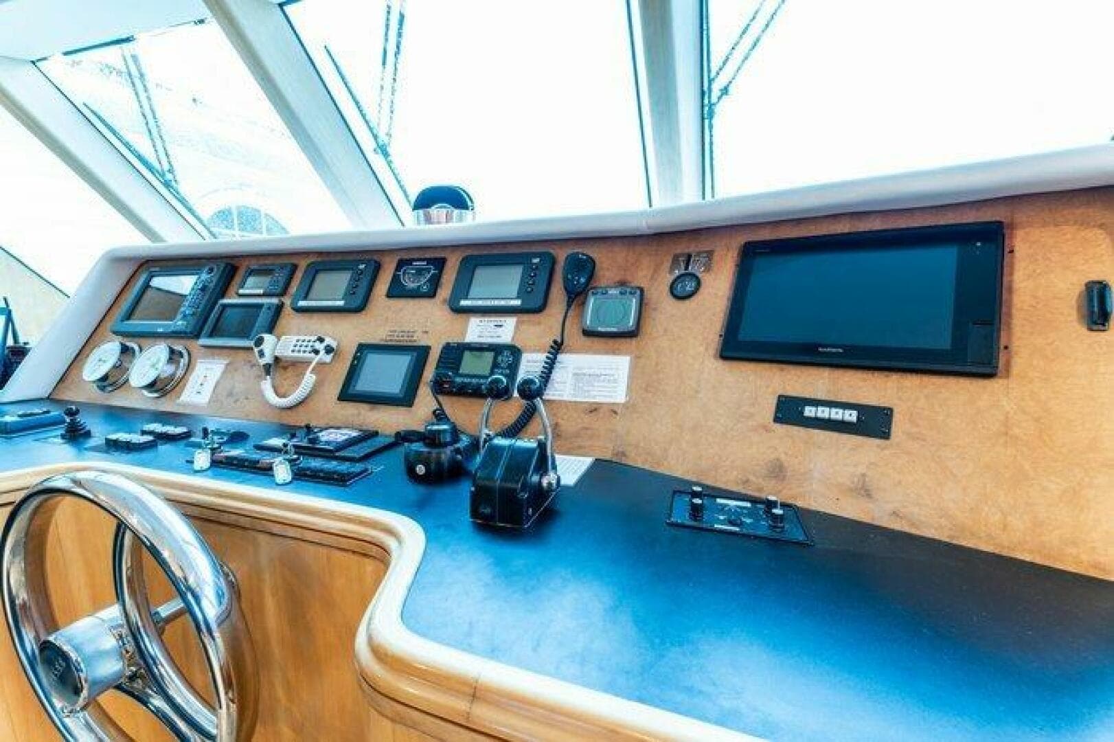 2004 Cheoy Lee 81 Sport Yacht — photo 20