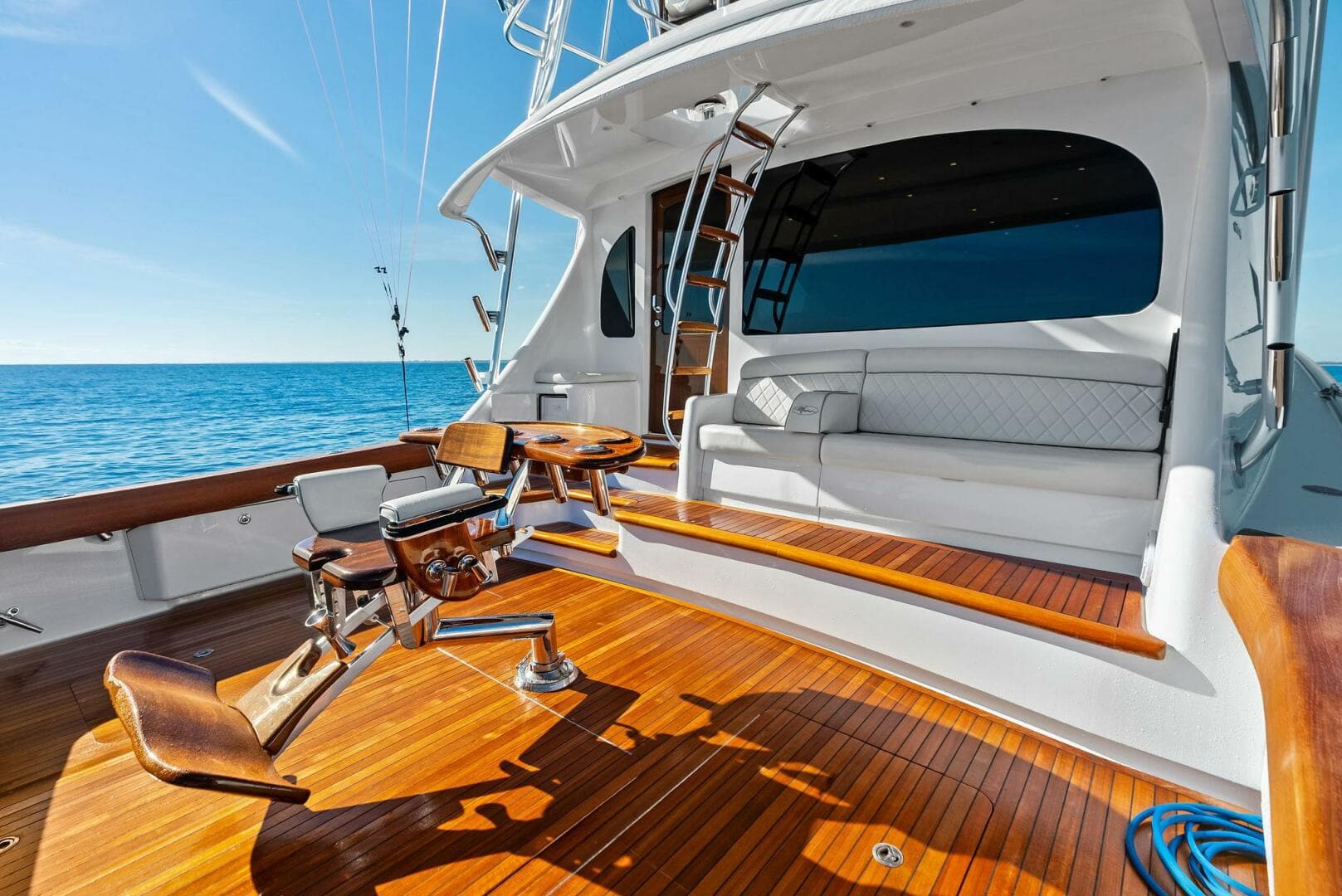 2023 Viking 64 Convertible — photo 3