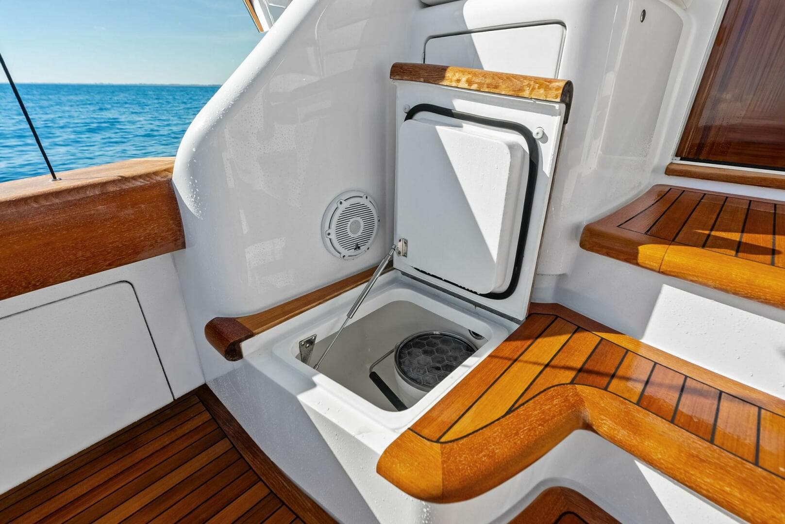 2023 Viking 64 Convertible — photo 50