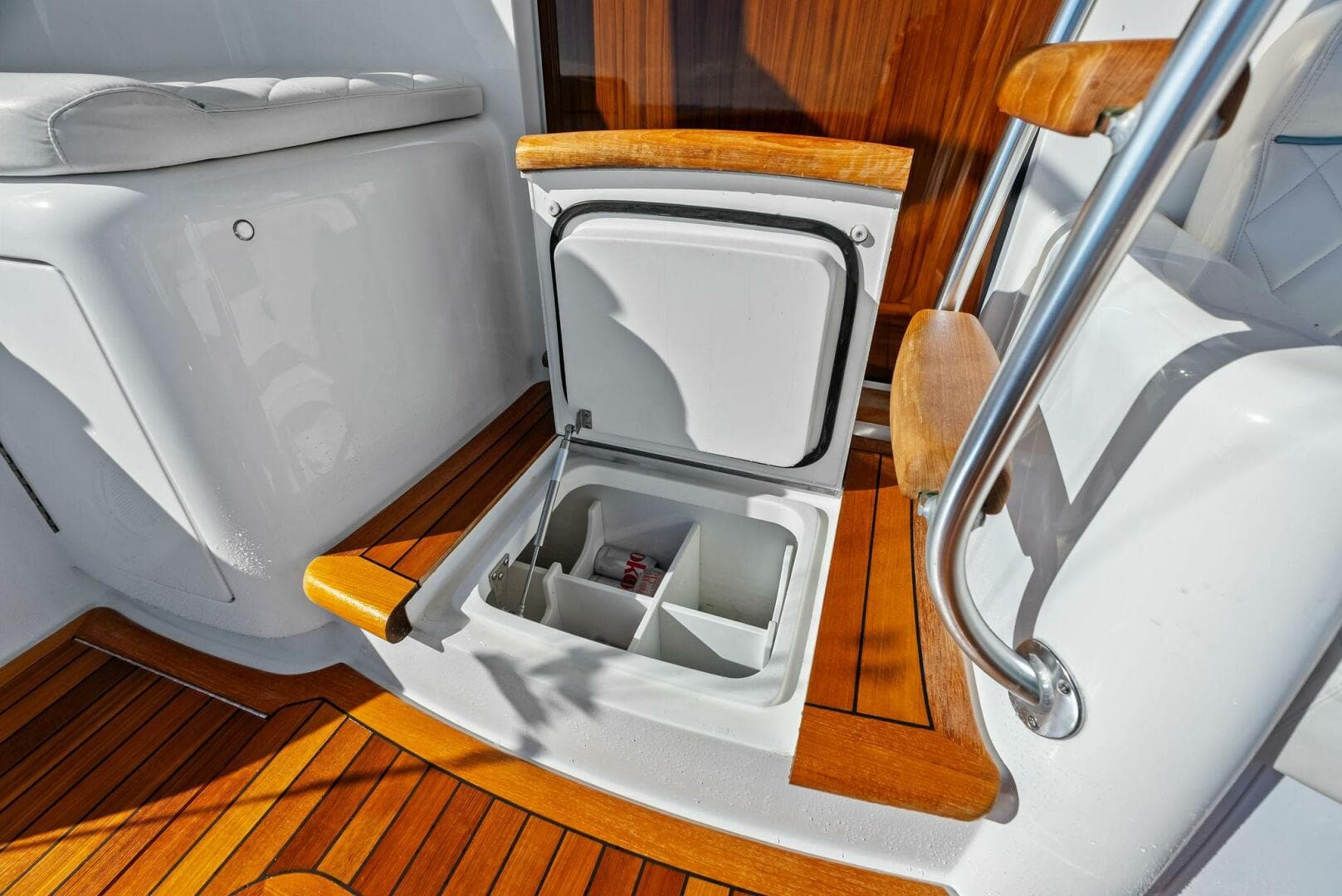 2023 Viking 64 Convertible — photo 51