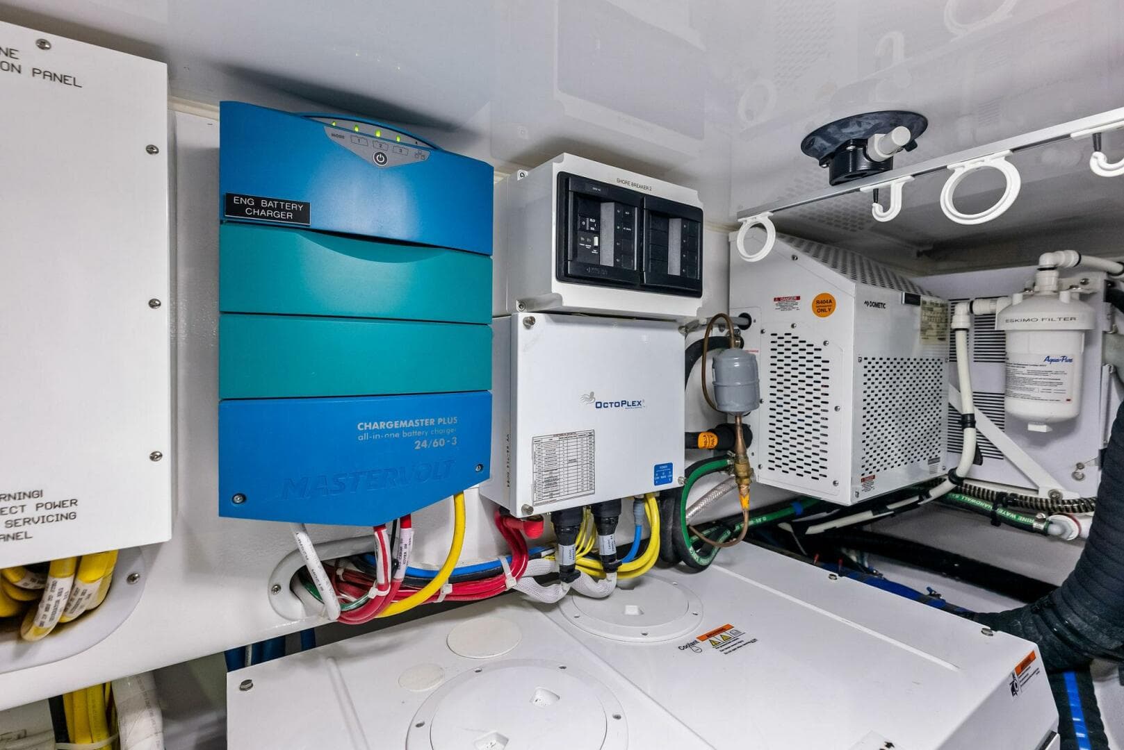 2023 Viking 64 Convertible — photo 81