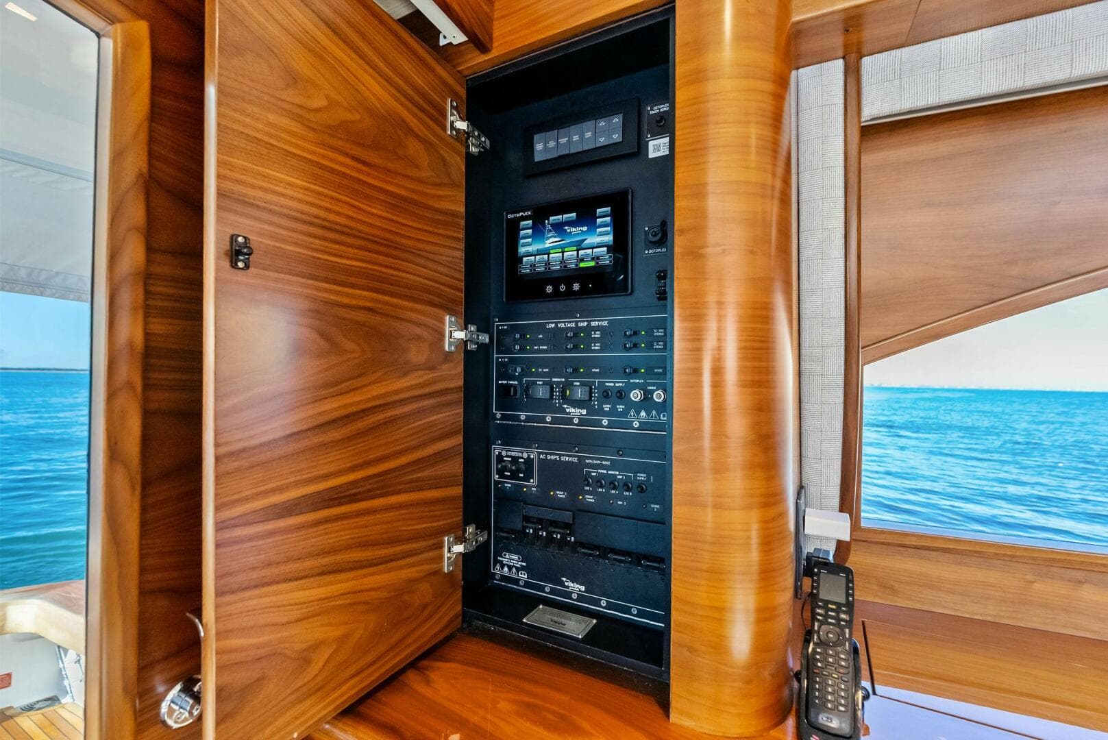 2023 Viking 64 Convertible — photo 19