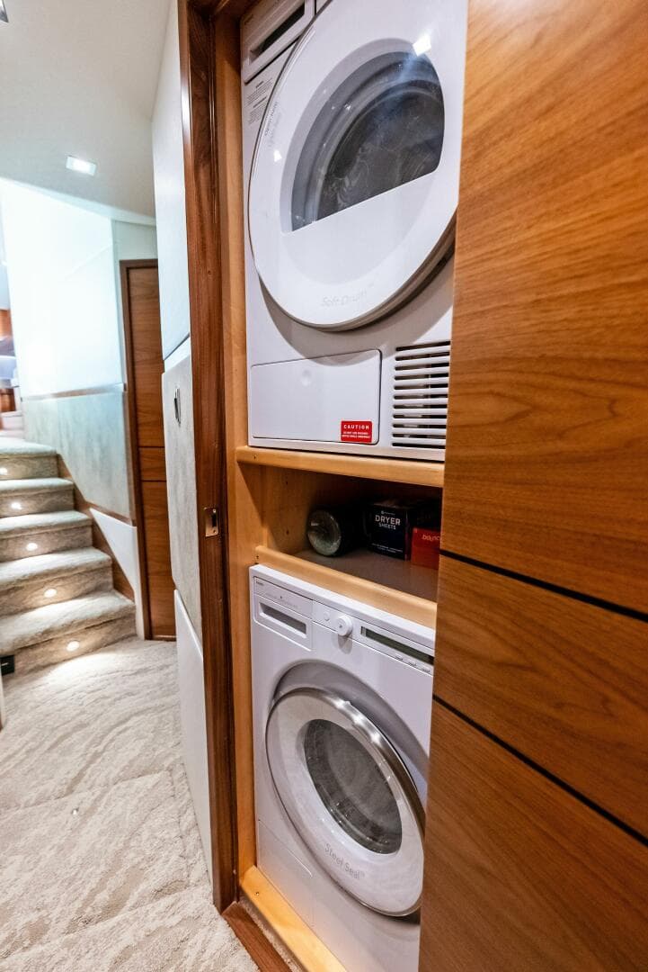 2023 Viking 64 Convertible — photo 23