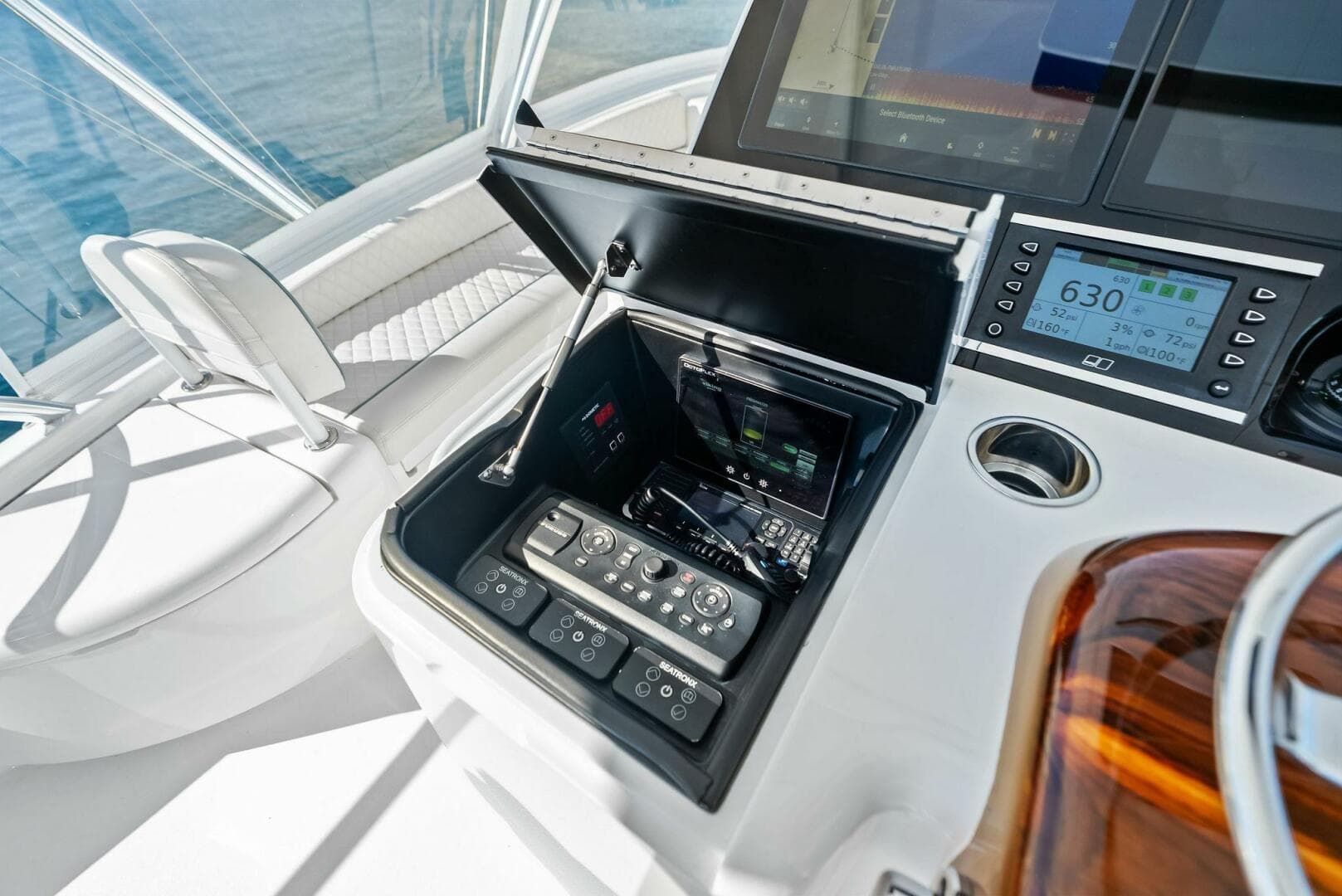 2023 Viking 64 Convertible — photo 60