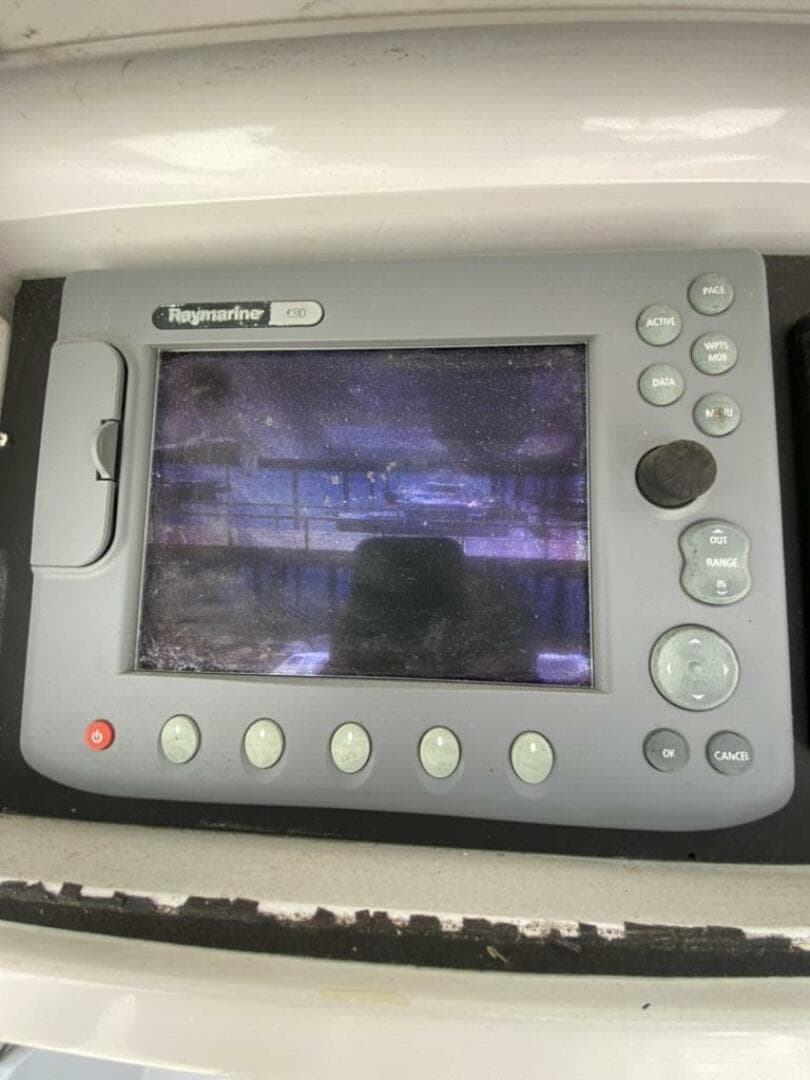 1997 Intrepid 339 WA — photo 35