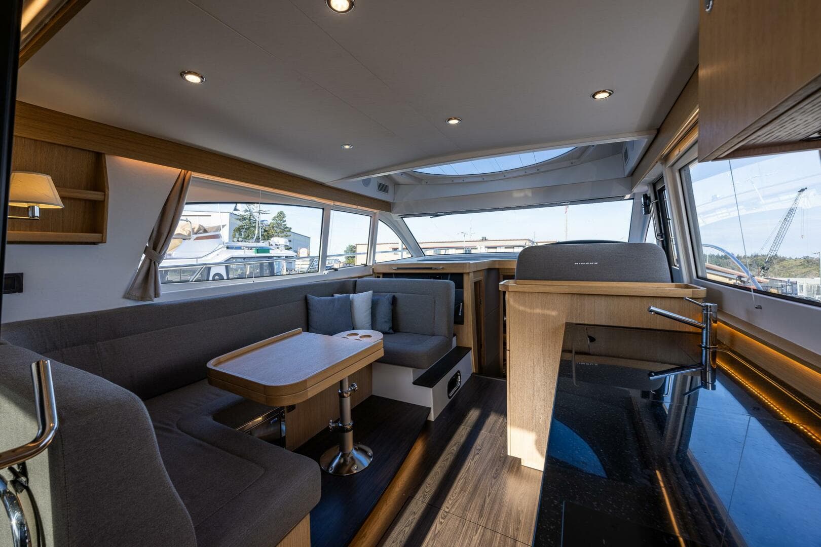 2024 Nimbus 405F — photo 15