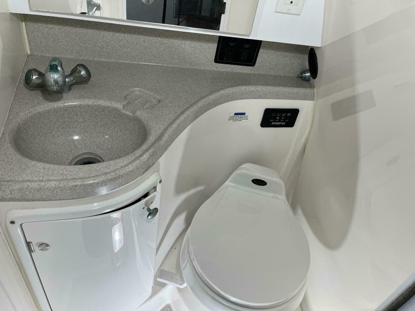 2001 Wellcraft 270 Coastal — photo 50