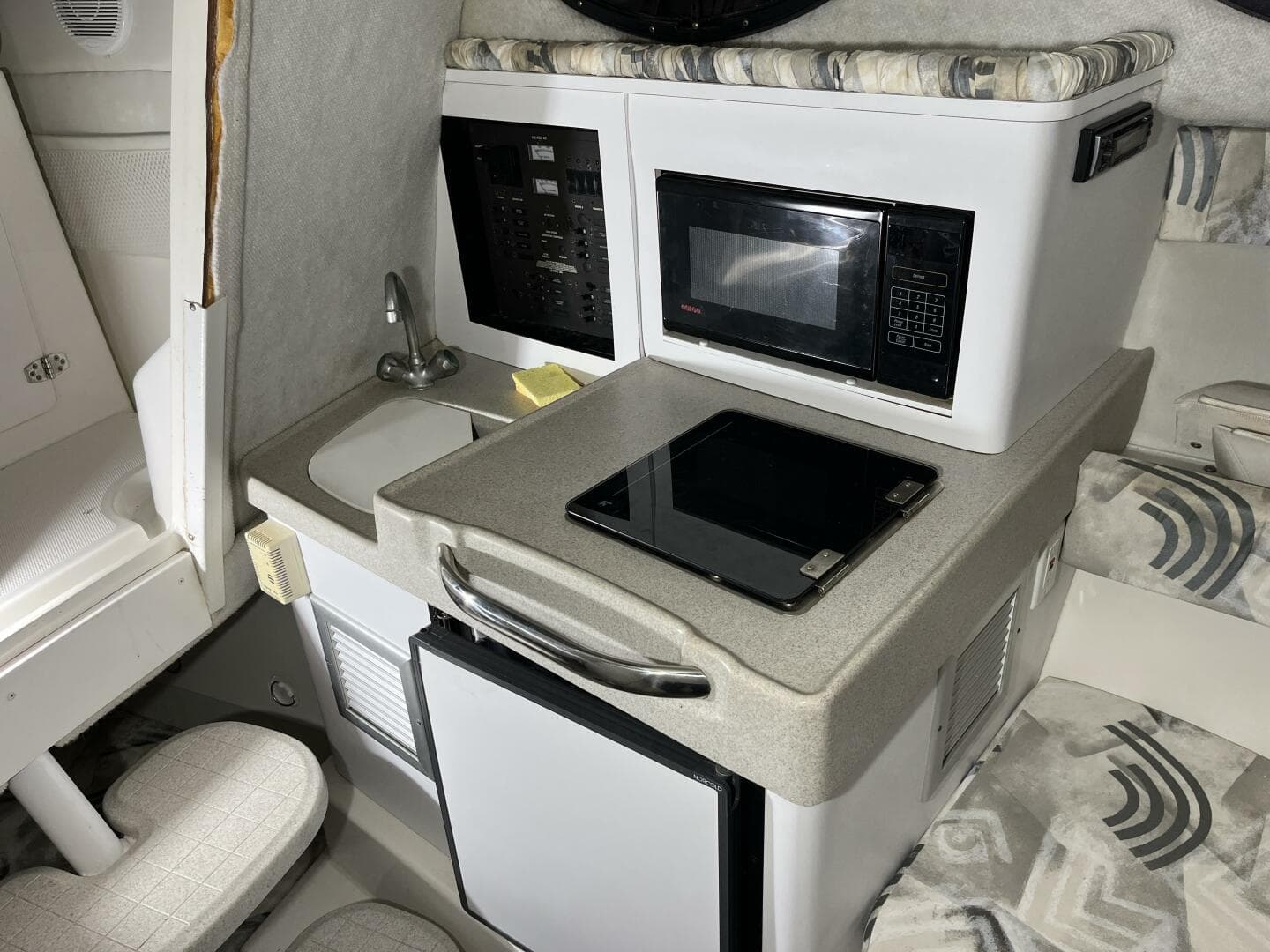 2001 Wellcraft 270 Coastal — photo 31