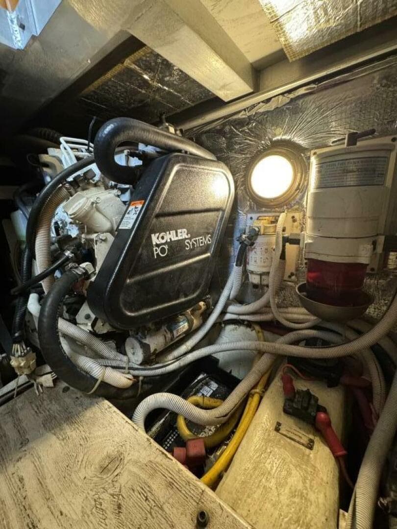 2005 Carver — photo 32