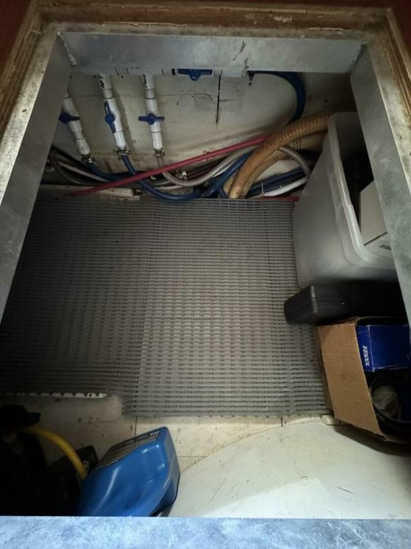 2005 Carver — photo 39