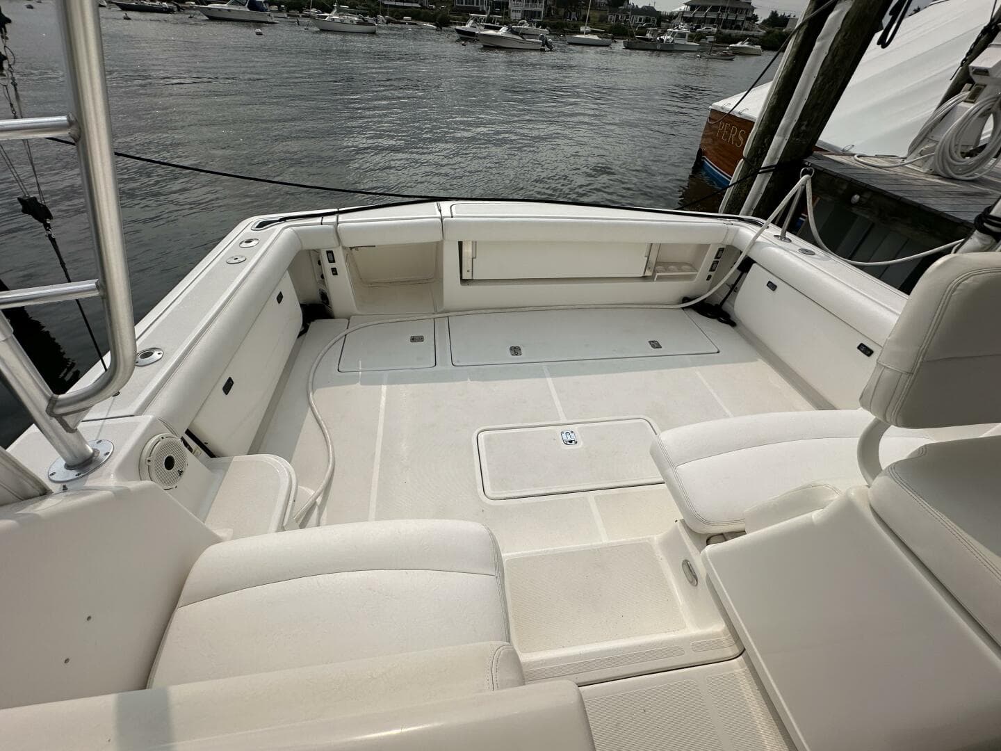 2001 Tiara Yachts 3800 Open — photo 17