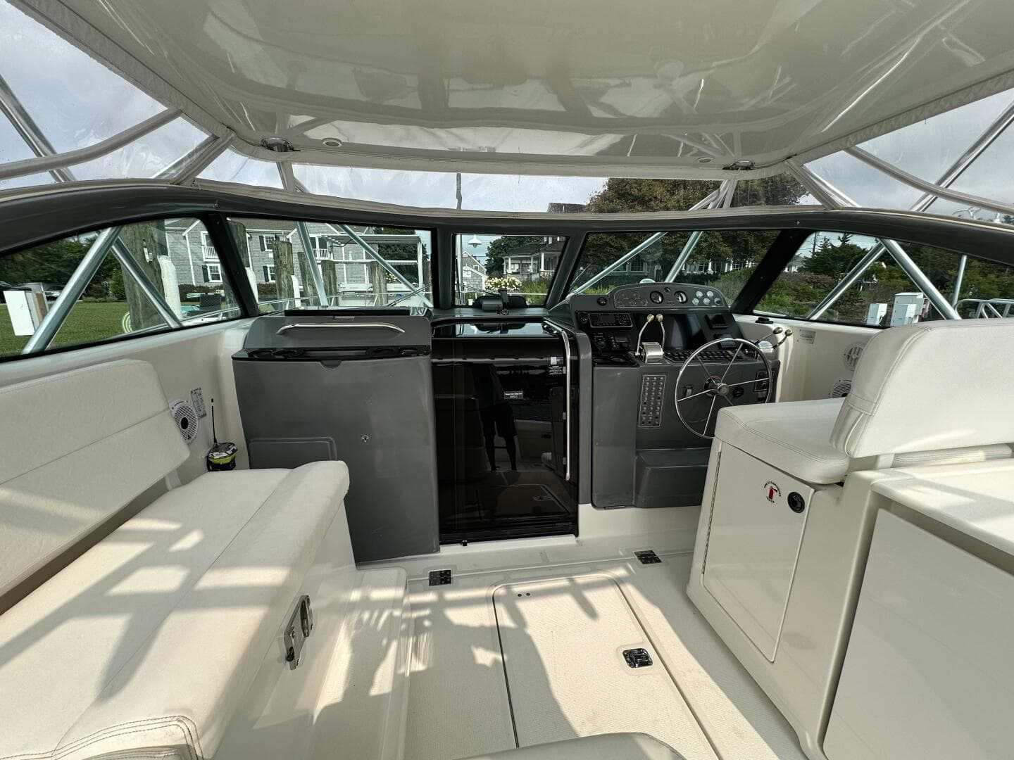 2001 Tiara Yachts 3800 Open — photo 13