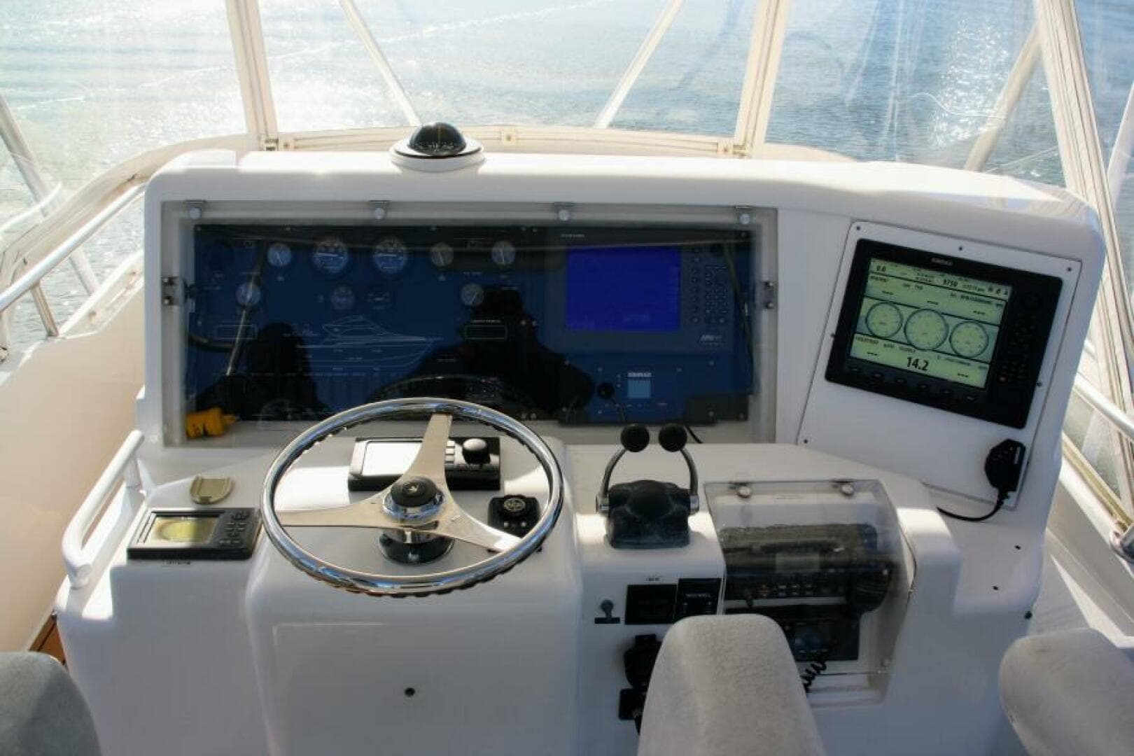 2003 Bertram 390 Convertible — photo 11