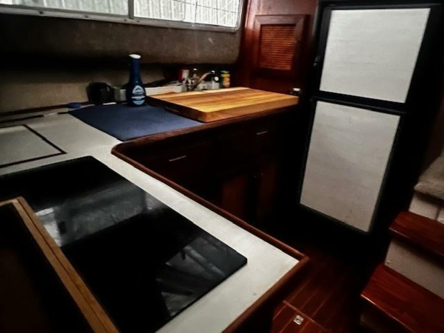 1985 Bayliner 3870 Motoryacht With Flybridge — photo 18