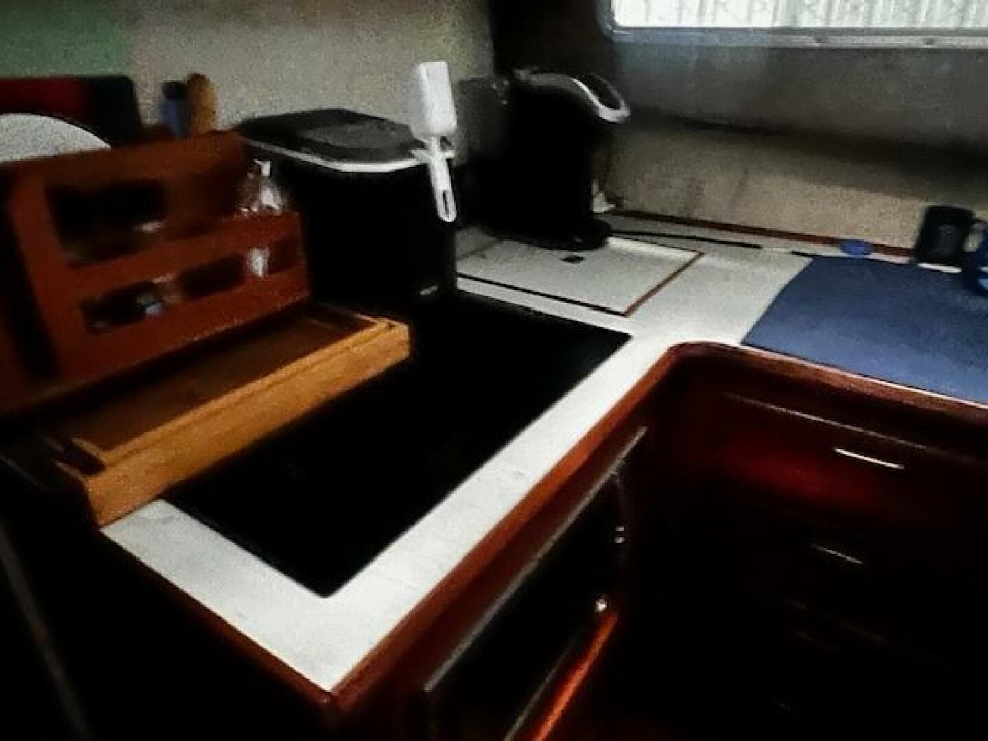 1985 Bayliner 3870 Motoryacht With Flybridge — photo 15