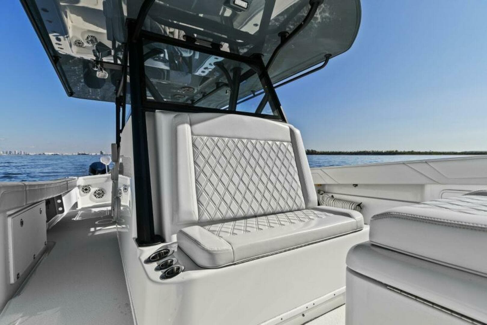 2021 Yellowfin 39 Center Console — photo 3