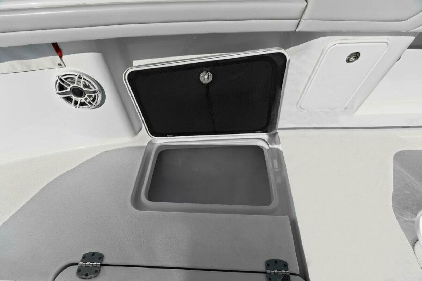2021 Yellowfin 39 Center Console — photo 17