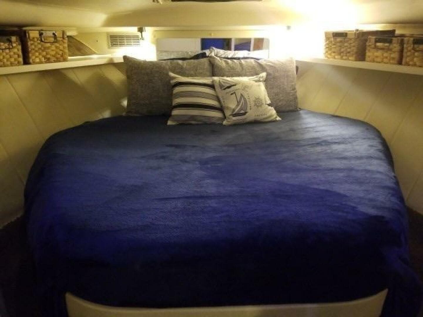 1993 Mainship 40 Sedan Bridge — photo 11