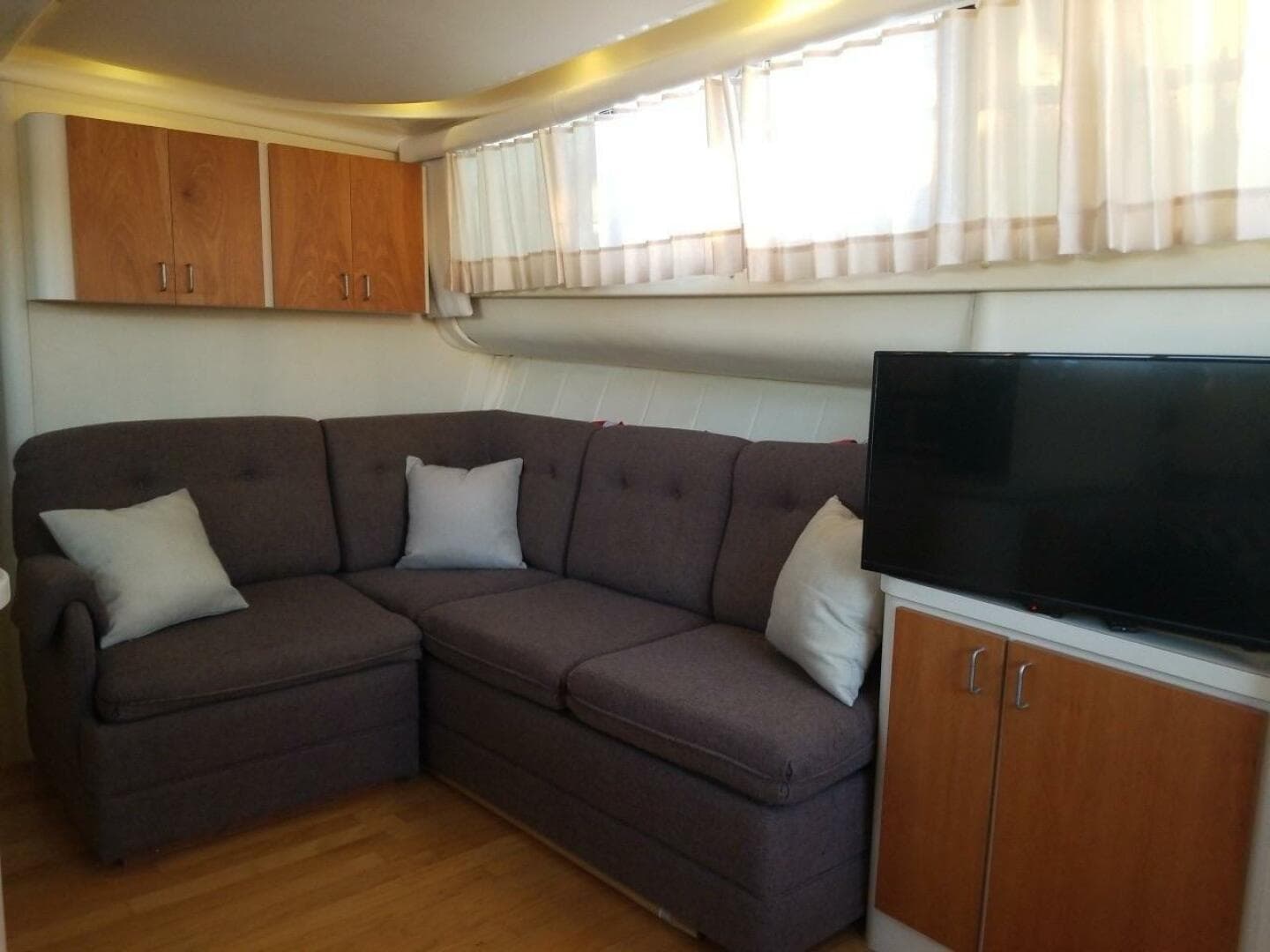 1993 Mainship 40 Sedan Bridge — photo 5